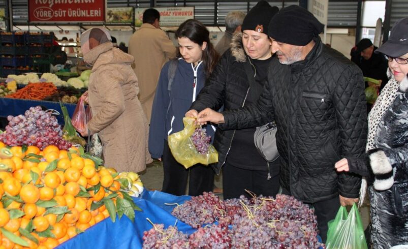 Pazar tezgahlarında yok satıyor: "Ne dileğiniz varsa hepsi yerine geliyor"