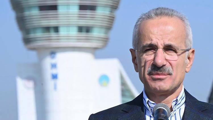 Bakan Uraloğlu'ndan İstanbul Havalimanı açıklaması: 3 pistte eş zamanlı iniş-kalkış yapılacak