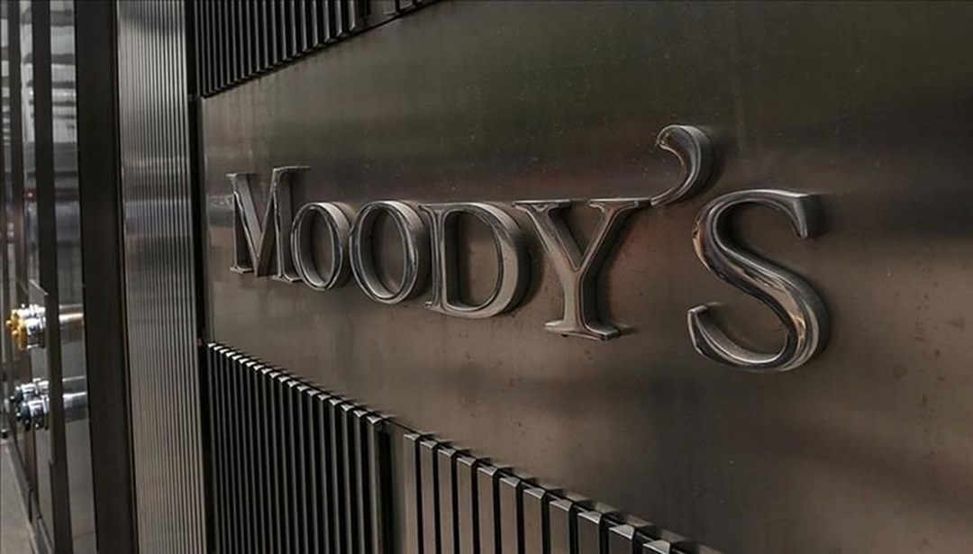 Moody’s Fransa’nın kredi notunu düşürdü