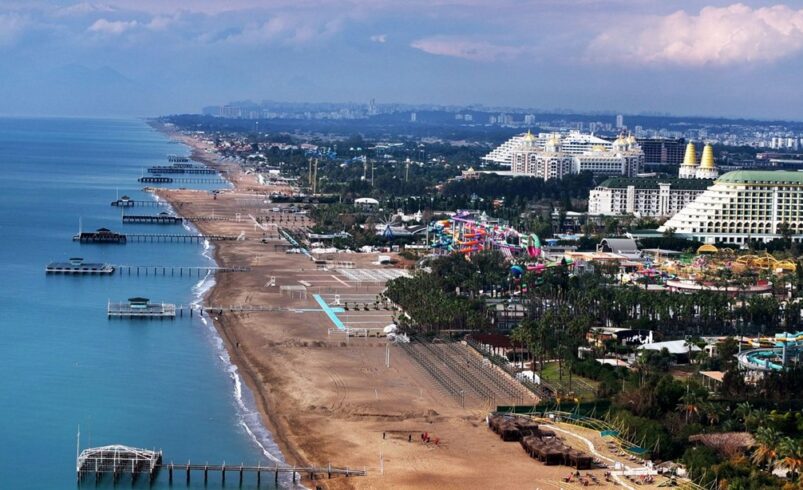 Antalya’da 15 günlük tatil hareketliliği başladı