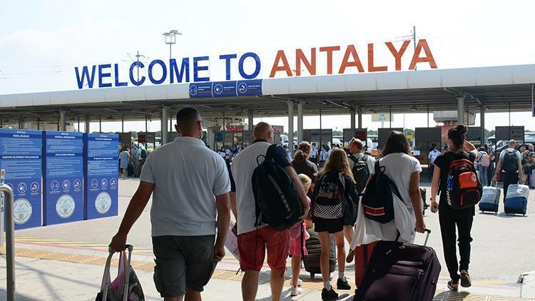 2024'te Antalya'da dinlence icra eden Avrupalı gurbetçi sayısı 1 milyonu geçti